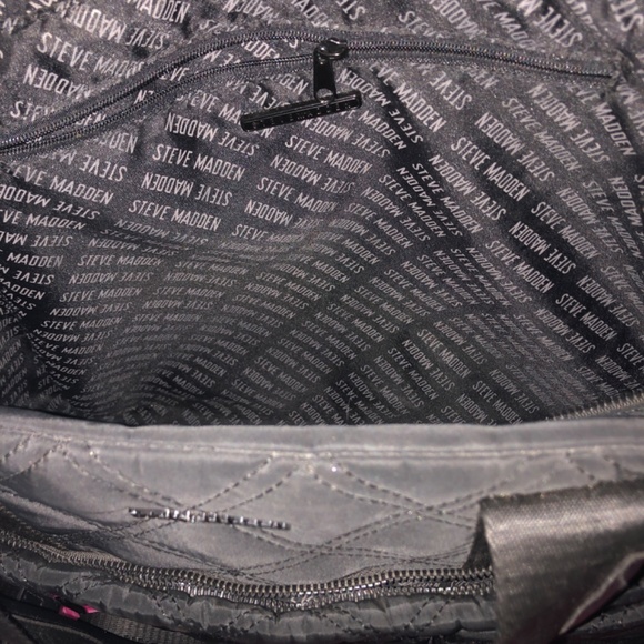 Black quilted Steve Madden tote bag, 19 x 12 “ - Picture 10 of 10